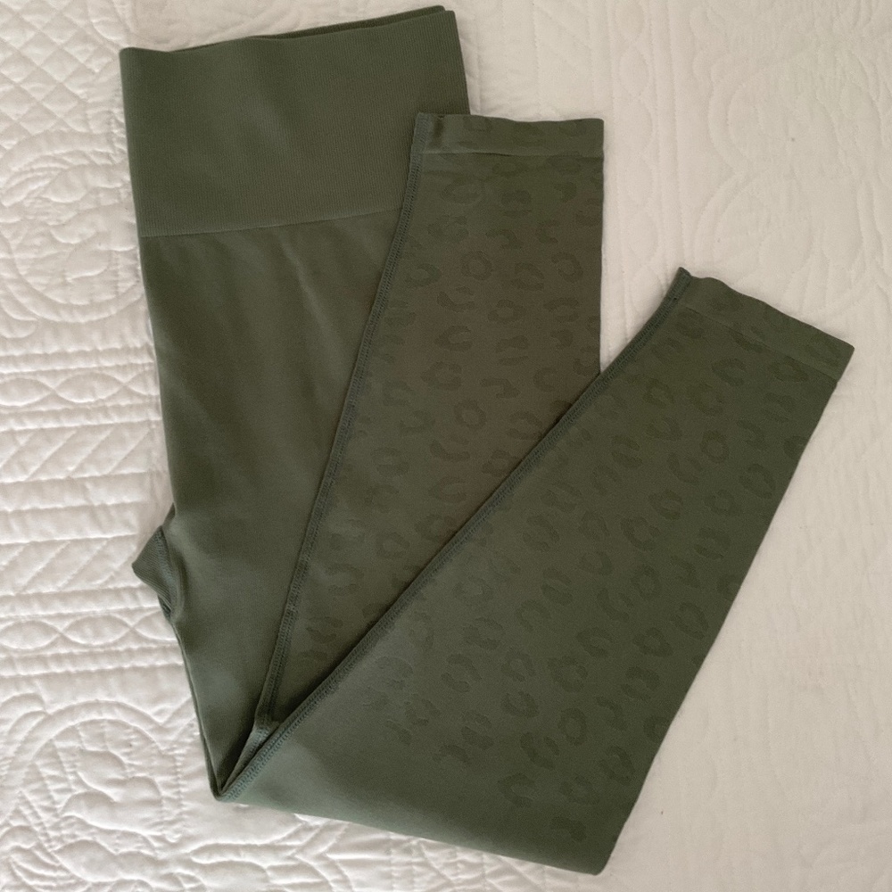 Zella Olive Green High-Waist sage Leopard Print Leggings